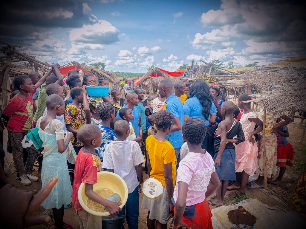 Matamba Market with low production of food and in very bad condition .